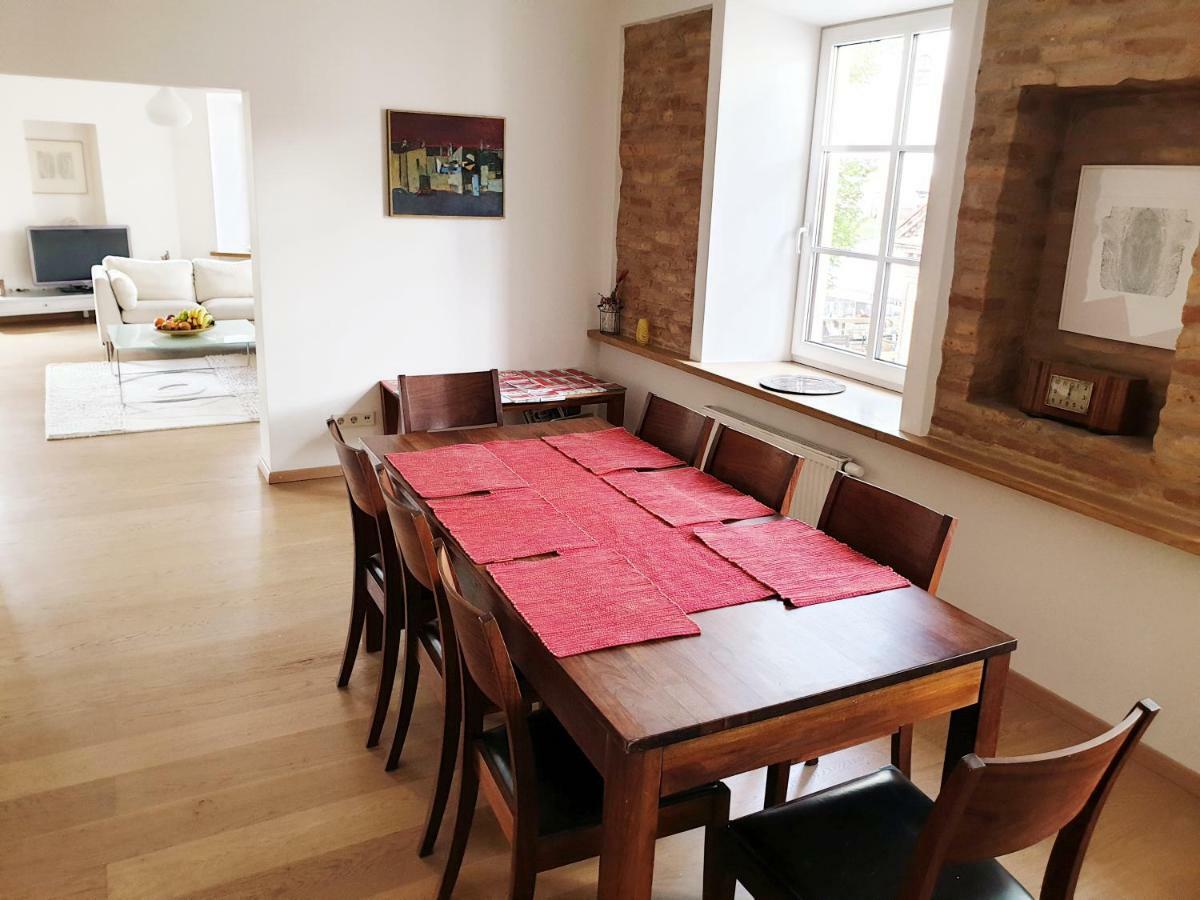 Exceptional Uzupis Bridge 3 Bedroom Apartment วิลนีอุส ภายนอก รูปภาพ