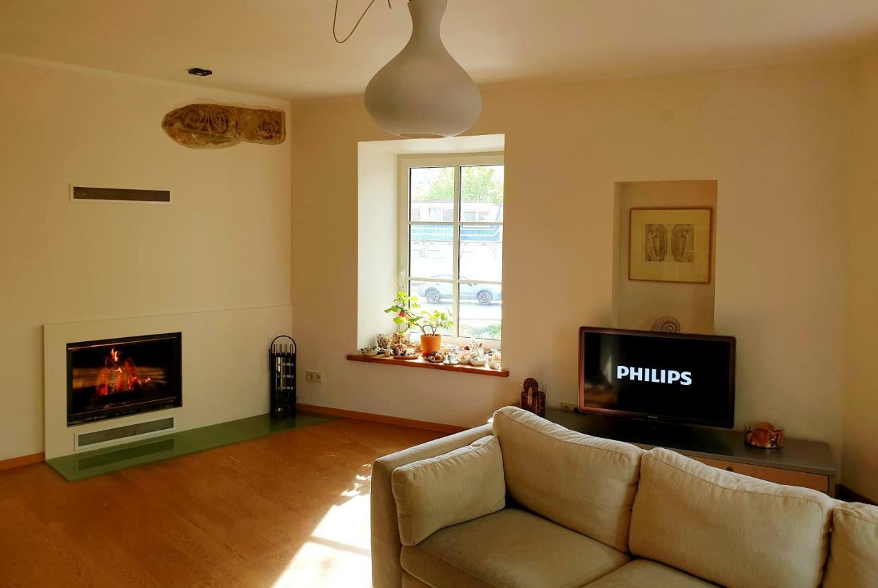 Exceptional Uzupis Bridge 3 Bedroom Apartment วิลนีอุส ภายนอก รูปภาพ
