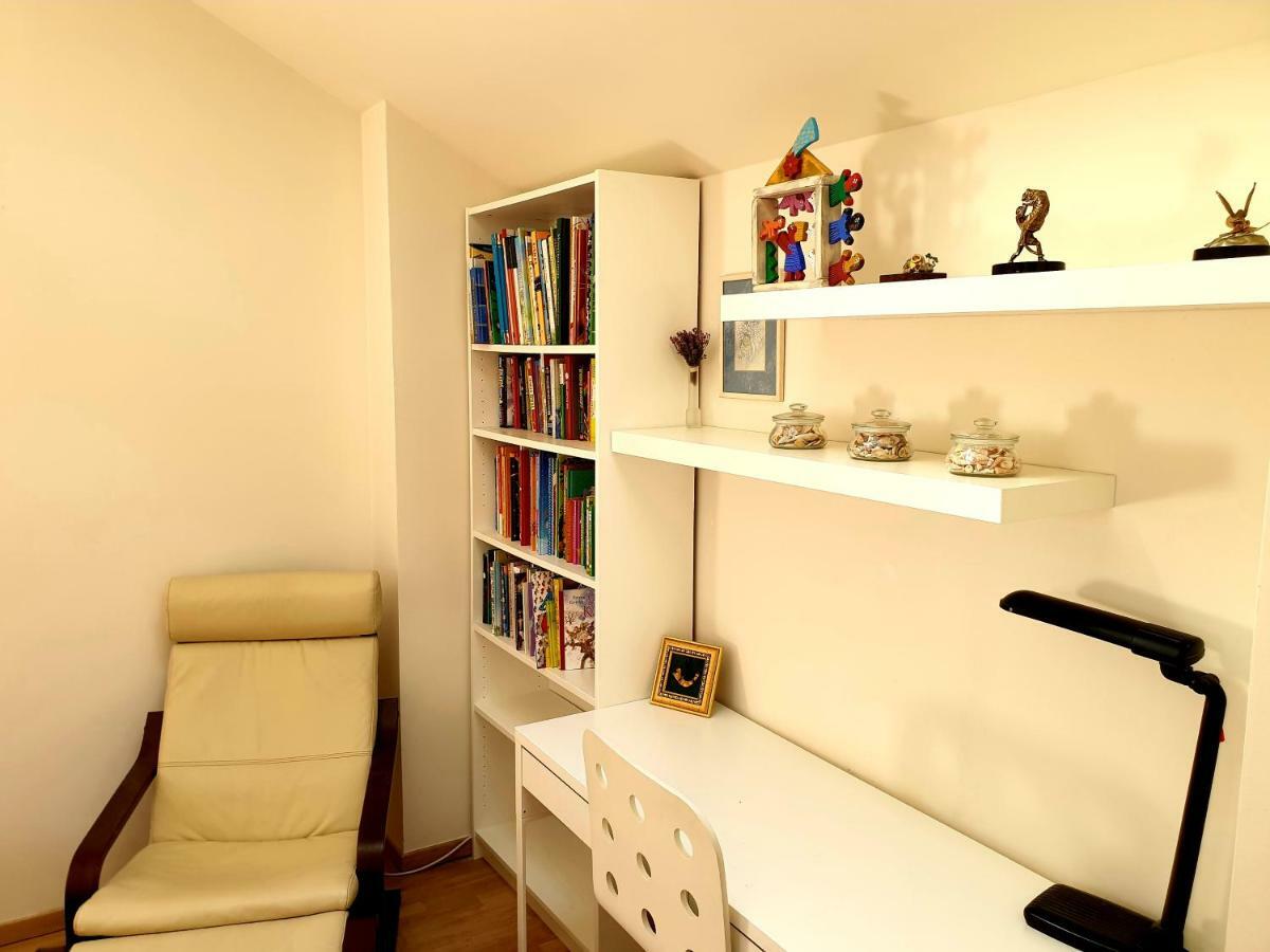 Exceptional Uzupis Bridge 3 Bedroom Apartment วิลนีอุส ภายนอก รูปภาพ