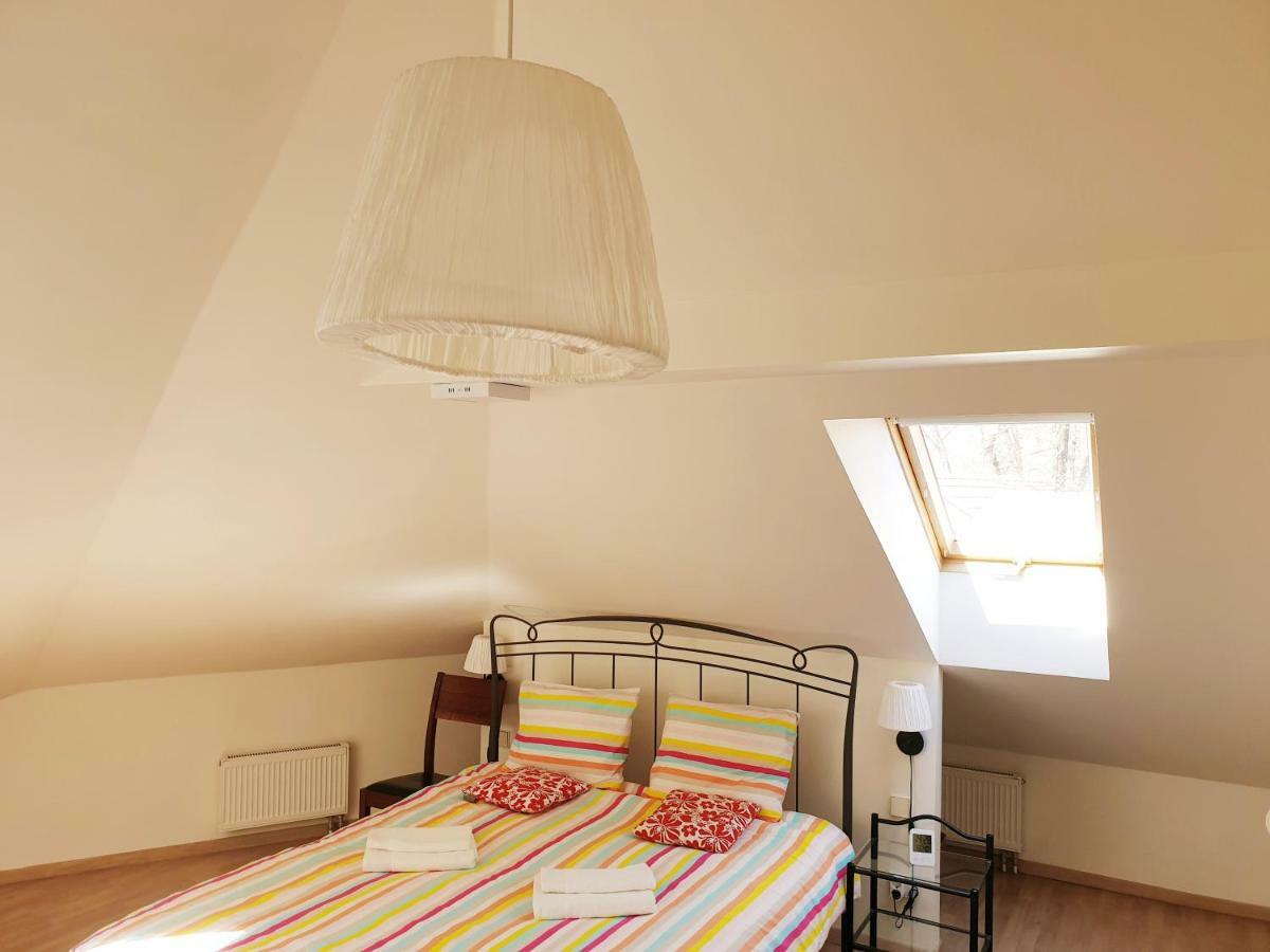 Exceptional Uzupis Bridge 3 Bedroom Apartment วิลนีอุส ภายนอก รูปภาพ