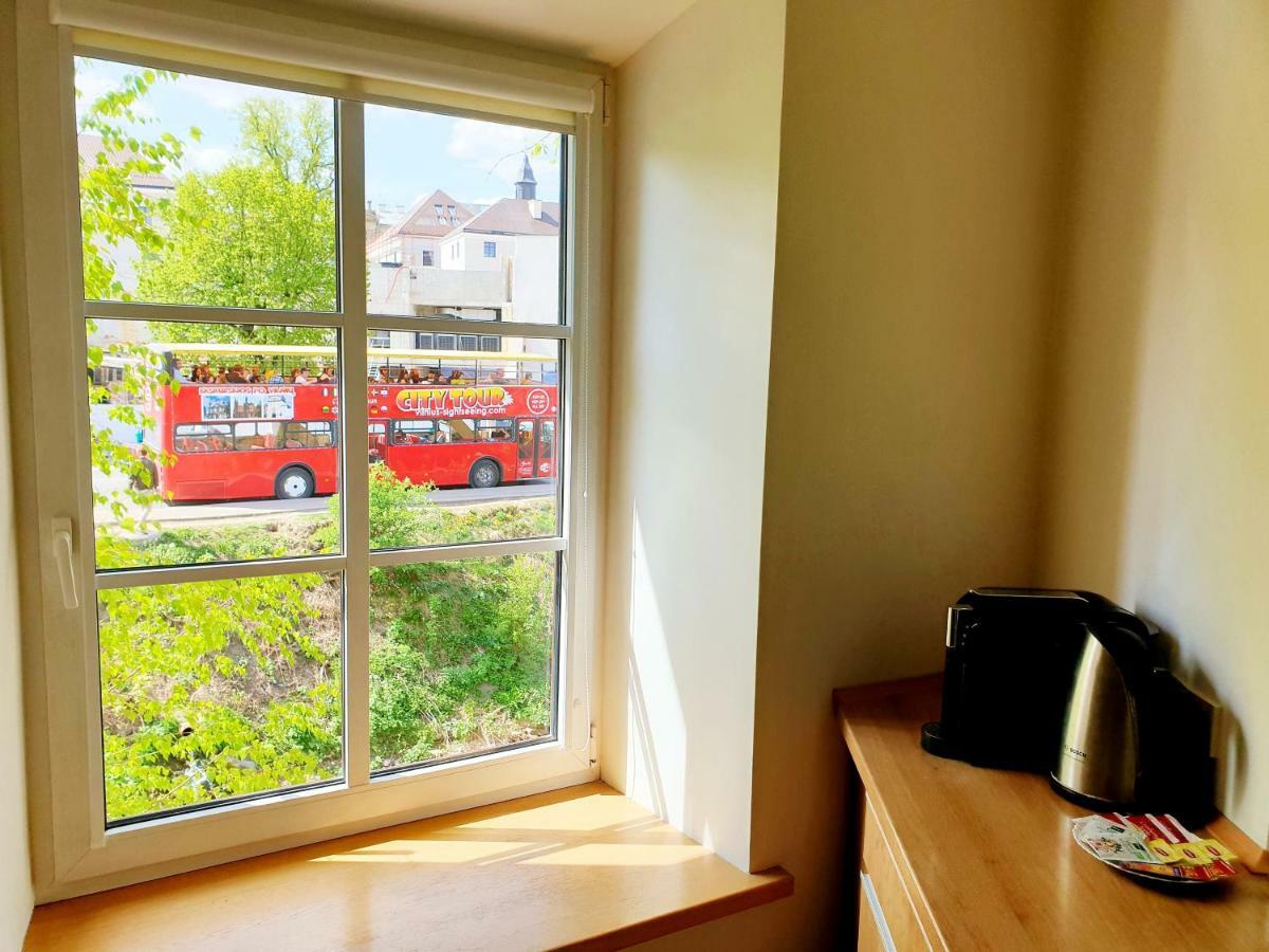 Exceptional Uzupis Bridge 3 Bedroom Apartment วิลนีอุส ภายนอก รูปภาพ