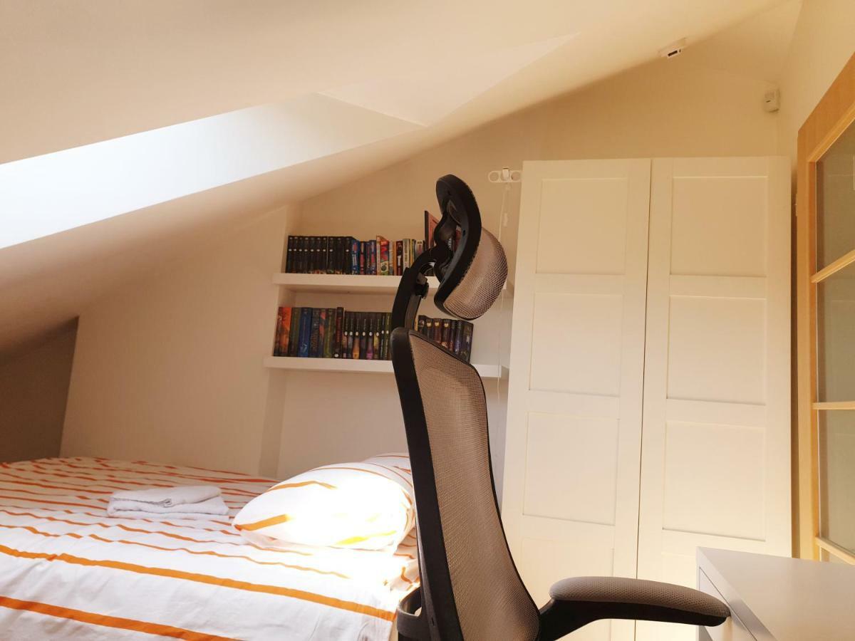 Exceptional Uzupis Bridge 3 Bedroom Apartment วิลนีอุส ภายนอก รูปภาพ