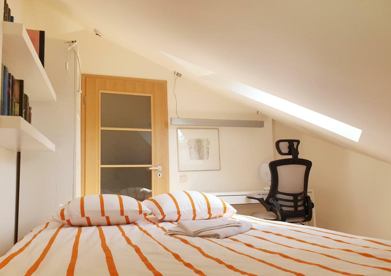 Exceptional Uzupis Bridge 3 Bedroom Apartment วิลนีอุส ภายนอก รูปภาพ